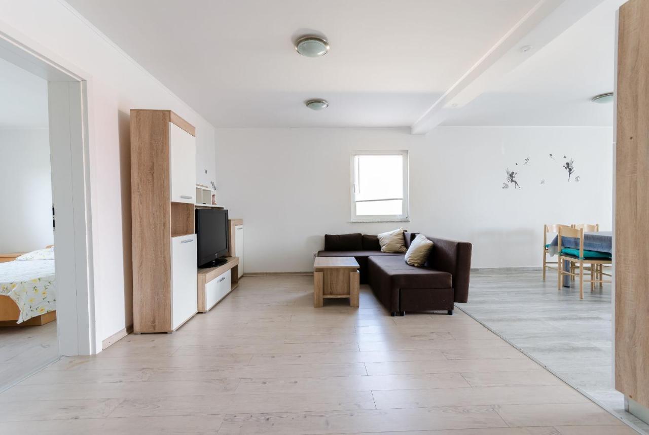 Apartments Ester Lopar Exterior foto