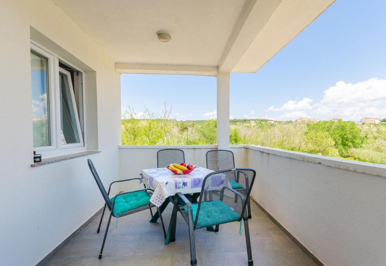 Apartments Ester Lopar Exterior foto