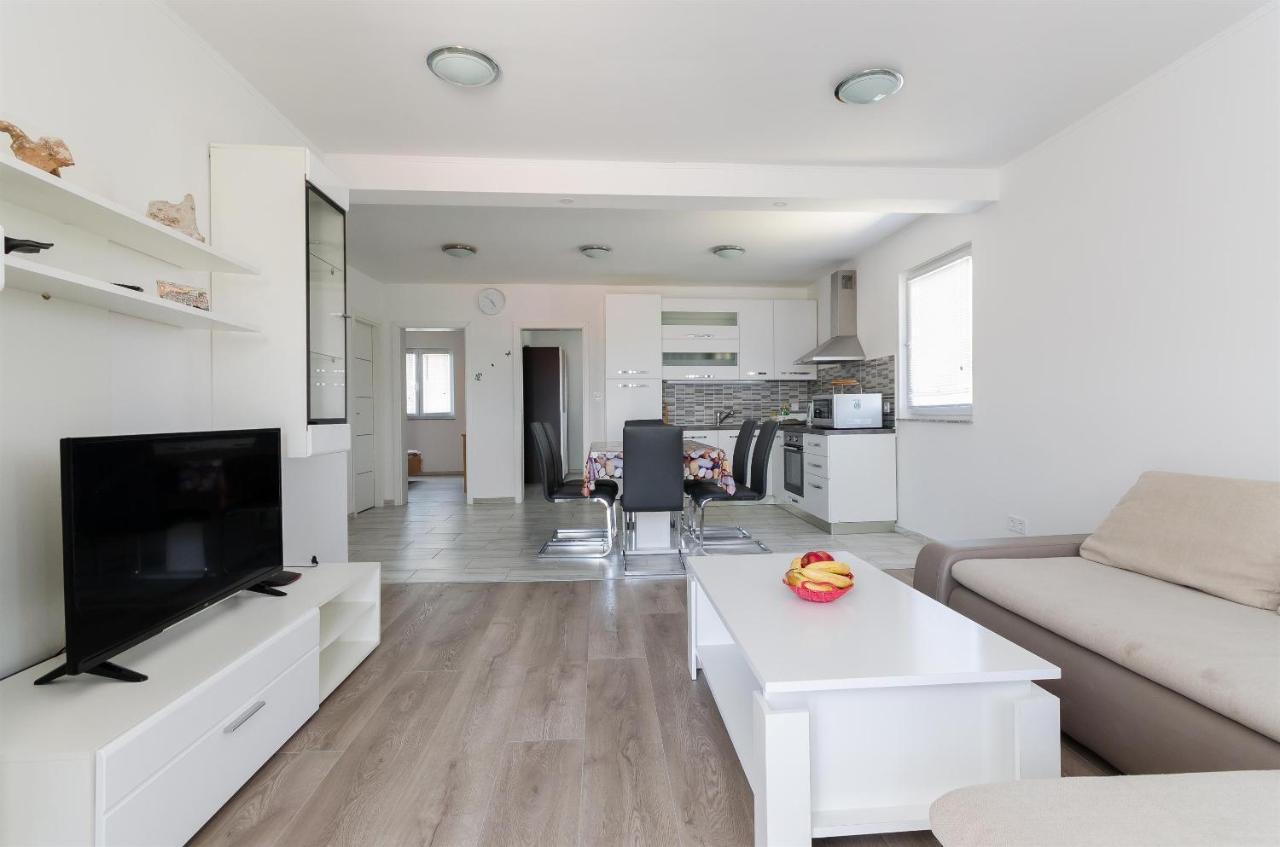 Apartments Ester Lopar Exterior foto
