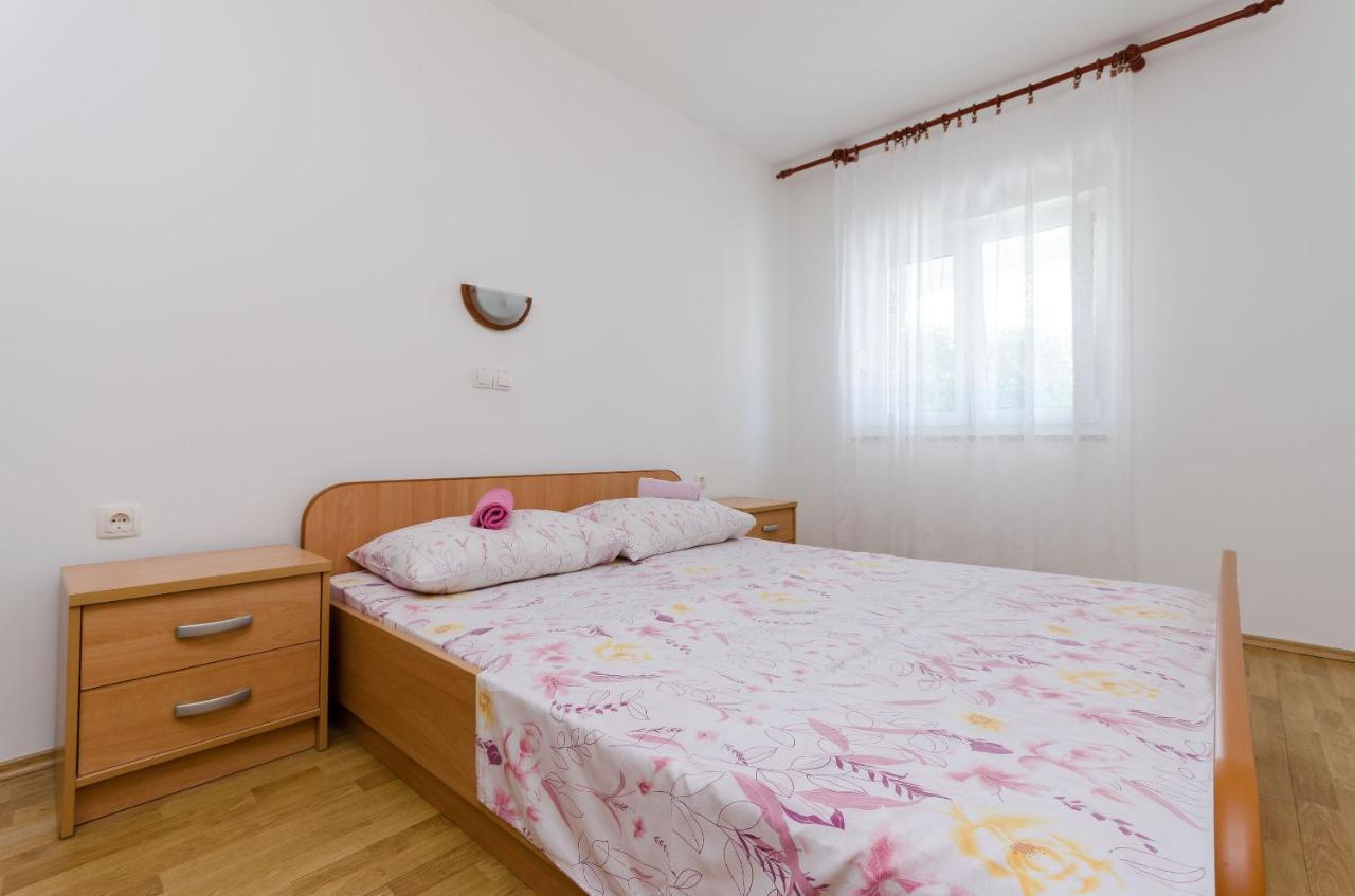 Apartments Ester Lopar Exterior foto